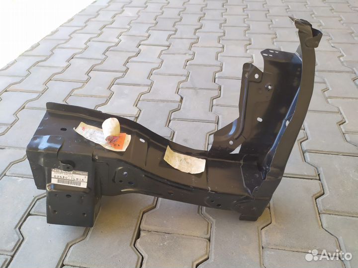 Суппорт радиатора Nissan Patrol Y62