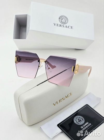 Солнцезащитные очки Versace