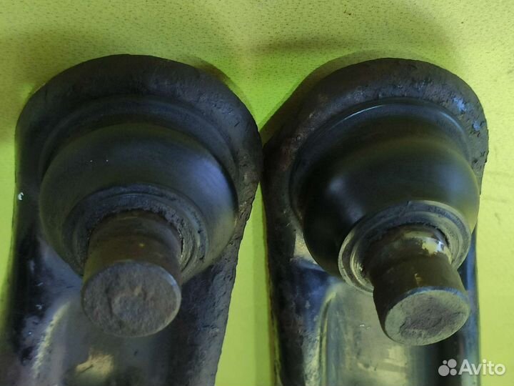 Рычаг передний левый правый Мицубиси Лансер 10 б/у