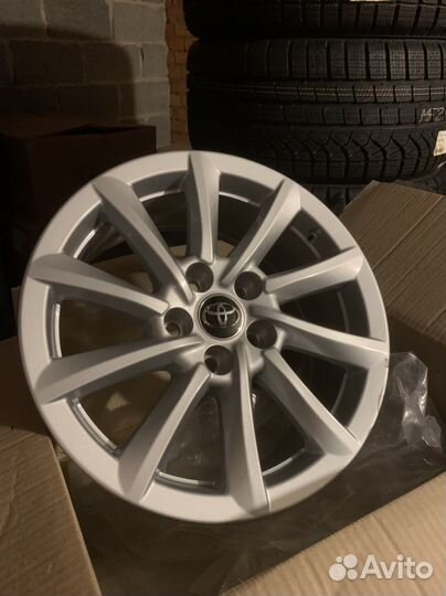 Toyota Camry новые 17 диски оригинал