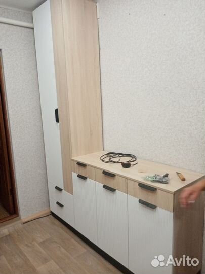 Шкаф с полками