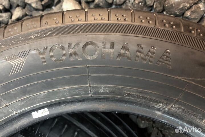 Yokohama BluEarth AE50 215/60 R16