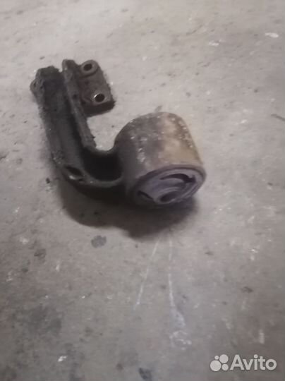 Подушка переднего редуктора Escudo TD52