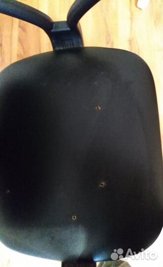 Компьютерное кресло из кожи бу