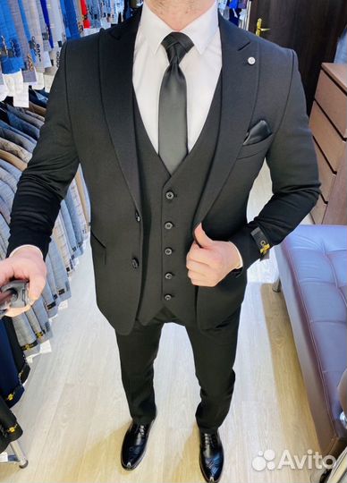 Мужской костюм черный не мнущийся