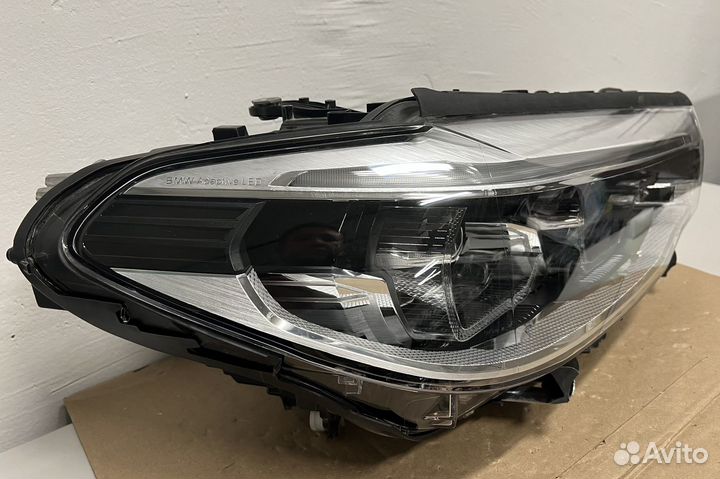 Фара правая BMW G30 LED adaptive 126