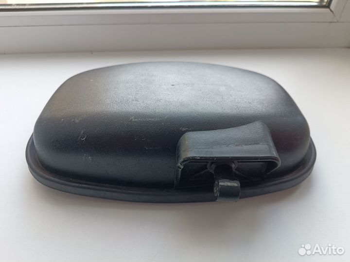 Боковое зеркало
