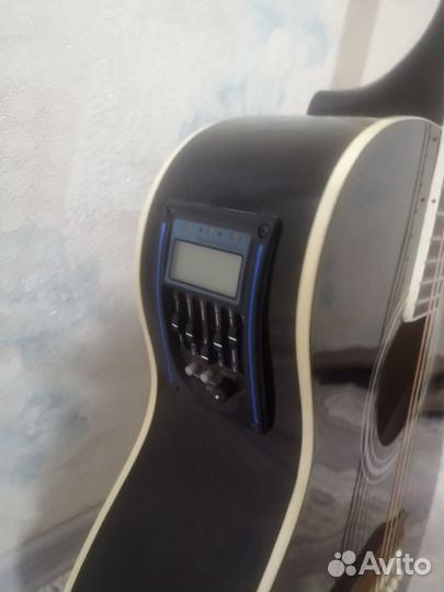 Электроакустическая гитара