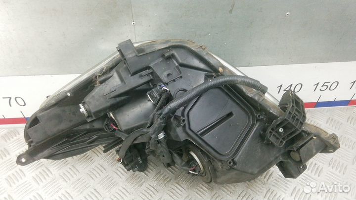 Фара Toyota Verso (2009-2018)