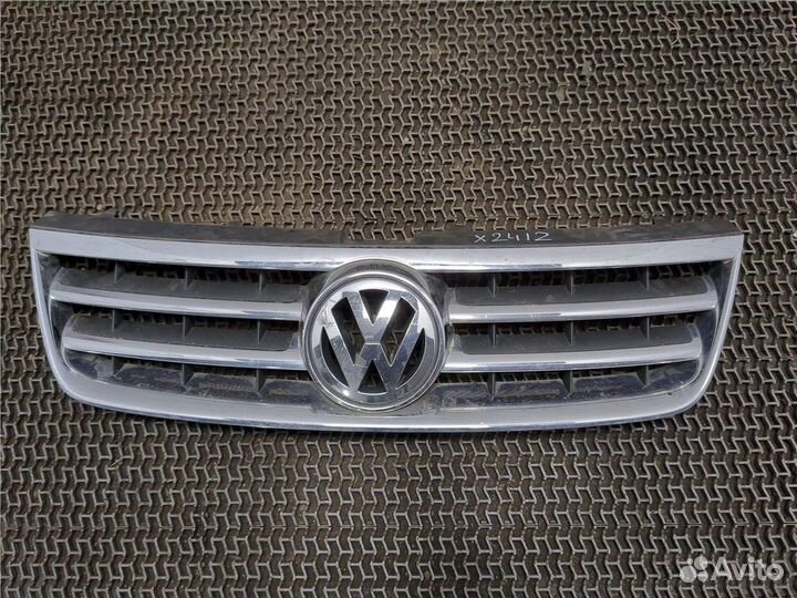 Решетка радиатора Volkswagen Touareg, 2003