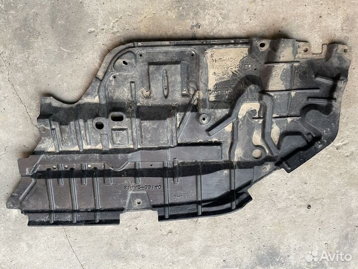 Защита двигателя днища левая на Тойота Камри
