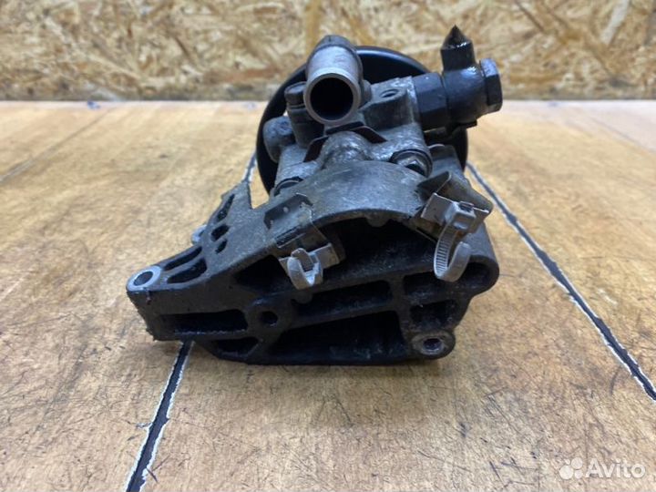 Насос гидроусилителя руля Opel Insignia A18XER