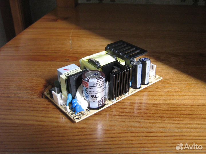 Блок питания Mean Well PSC-60A (13,8 В; 4,3 А)