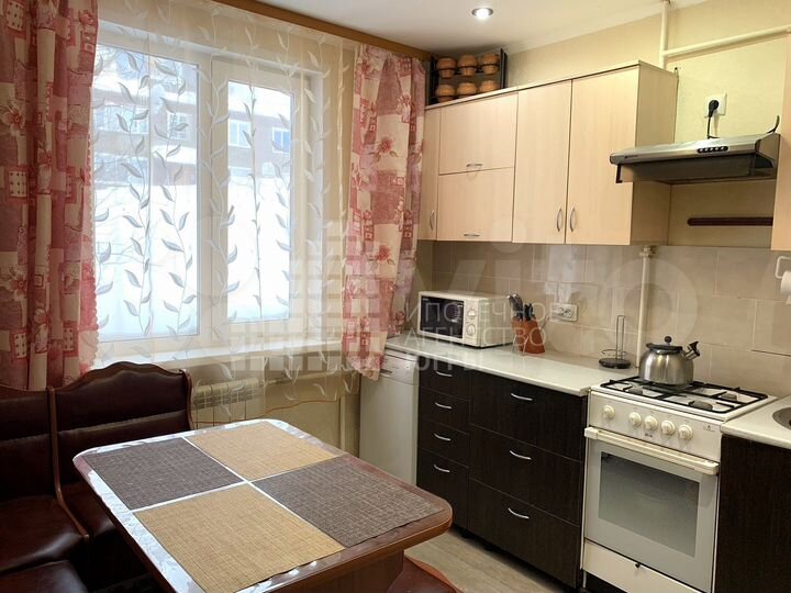 2-к. квартира, 58 м², 1/2 эт.