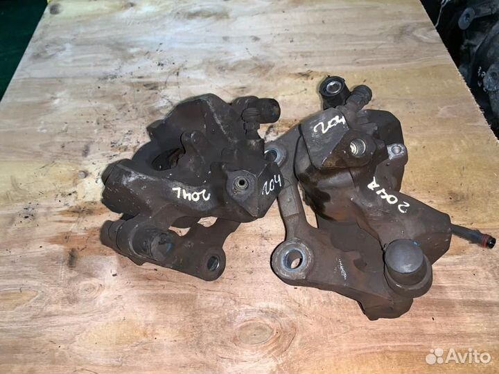 Суппорт задний на Мерседес w204 w207 w212