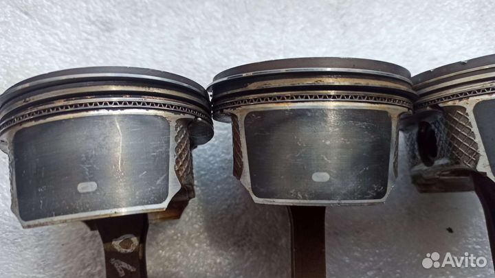 Поршень шатун Mazda L3-VE