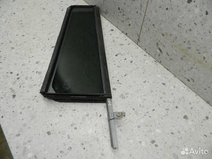 Стекло двери задней левой форточка Land Rover Disc