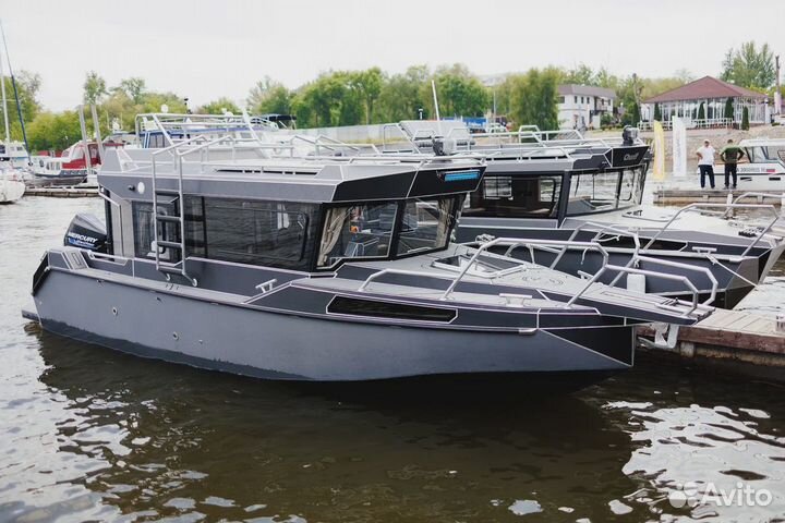 Кабинный катер Swift Chaser 800 Аdmiral