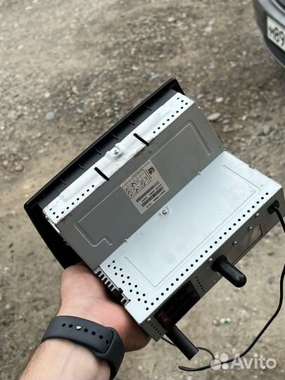 Штатный магнитофон granta