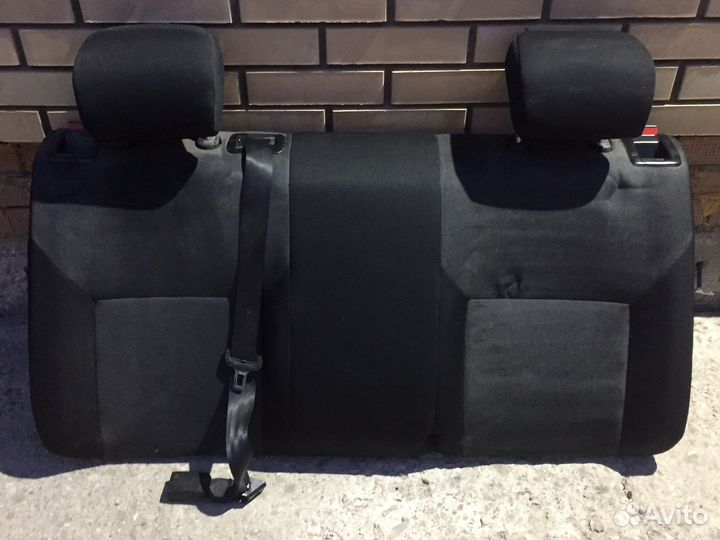 Задняя спинка на Skoda Rapid