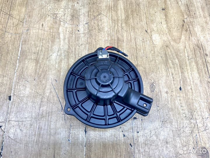 Моторчик печки Kia Rio 2 2005-2011г Правый руль