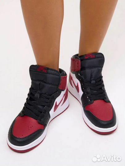 Nike Air Jordan 1 Retro Red (45р)