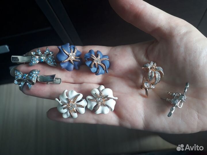 Бусики, серьги, браслеты