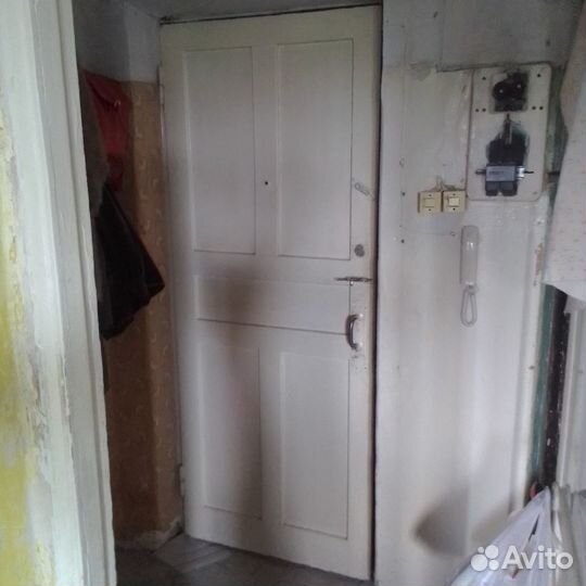 Дверь входная деревянная