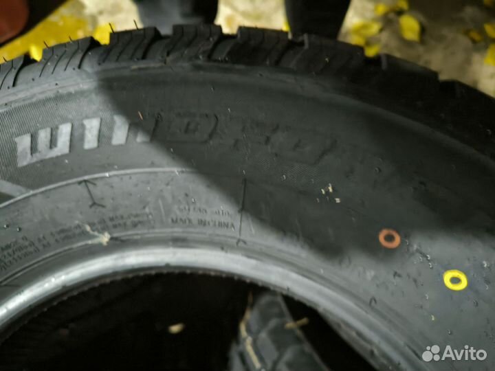 Windforce Snowblazer Max 225/70 R15C 112R