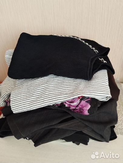 Отдам бесплатно женские вещи пакетом р.52-56