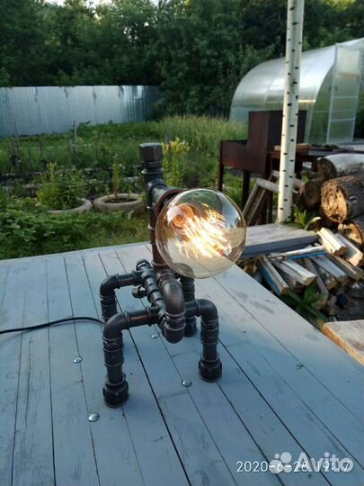 Настольная лампа 