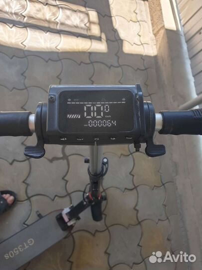 Электросамокат бу GT 350s