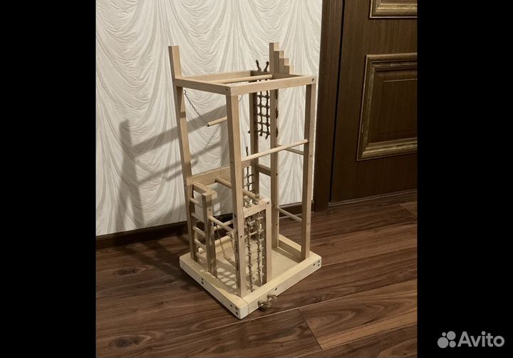 Присада для попугаев (игровой стенд)