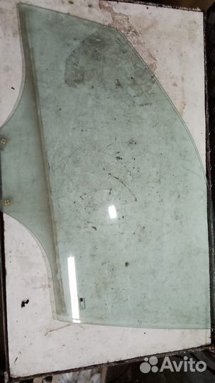 Стекло левое переднее SsangYong Rexton