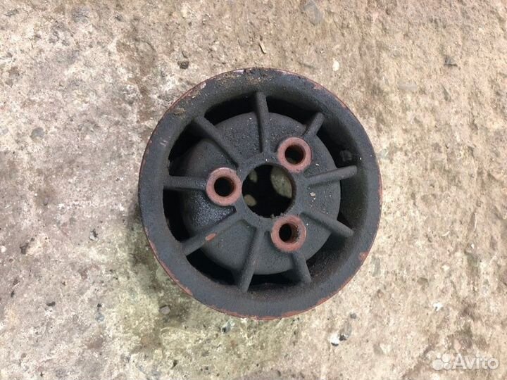 Шкив помпы Uaz Patriot внедорожник 2.3 змз409 2009