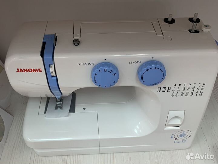 Швейная машина Janome