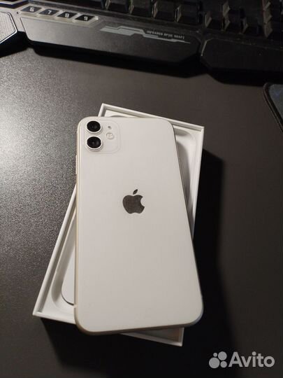 Телефон iPhone 11