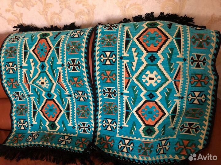 Ковер и коврики с орнаментом