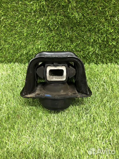 Опора двигателя правая Peugeot 308