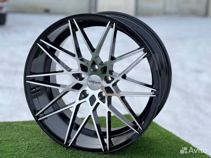 Новые диски R18 5x14/3 Rotiform koko kuture BLQ