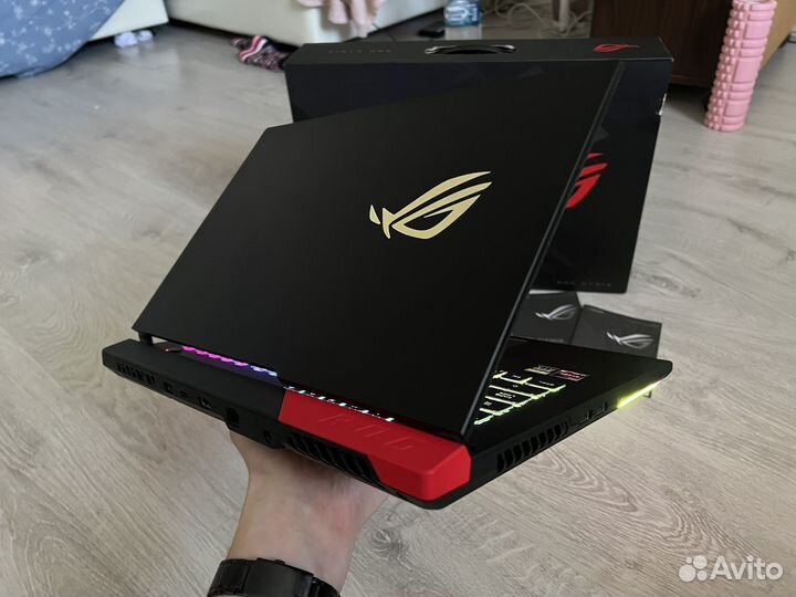 Игровой ноутбук Asus Rog Strix