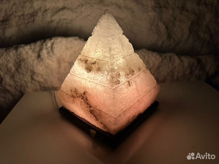 Соляная лампа Пирамида