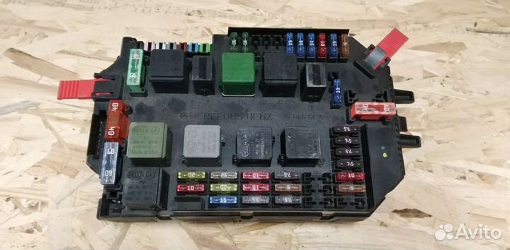 Мерседес 221 блок предохранителей передний