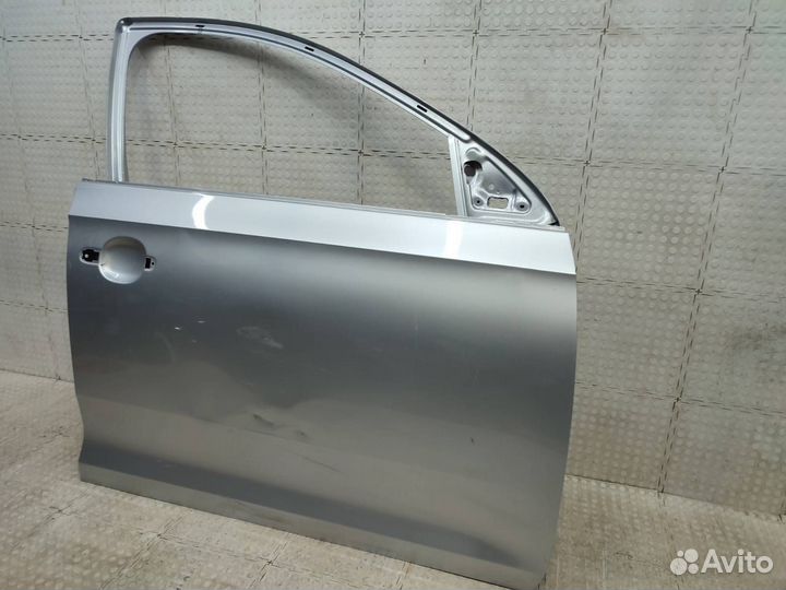 Дверь передняя правая Skoda Rapid 2012