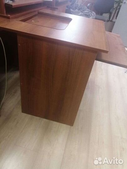 Компьютерный стол