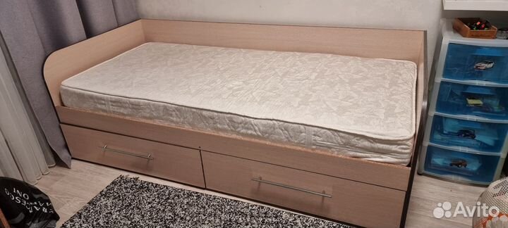 Детская кровать с матрасом бу