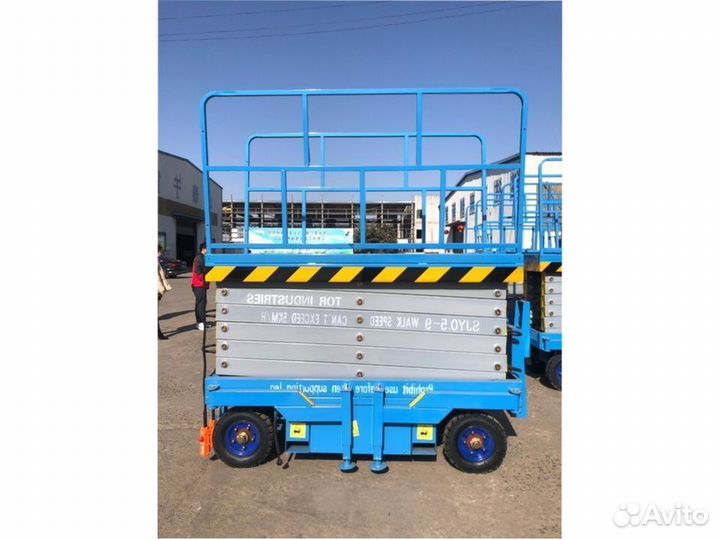 Ножничный подъемник