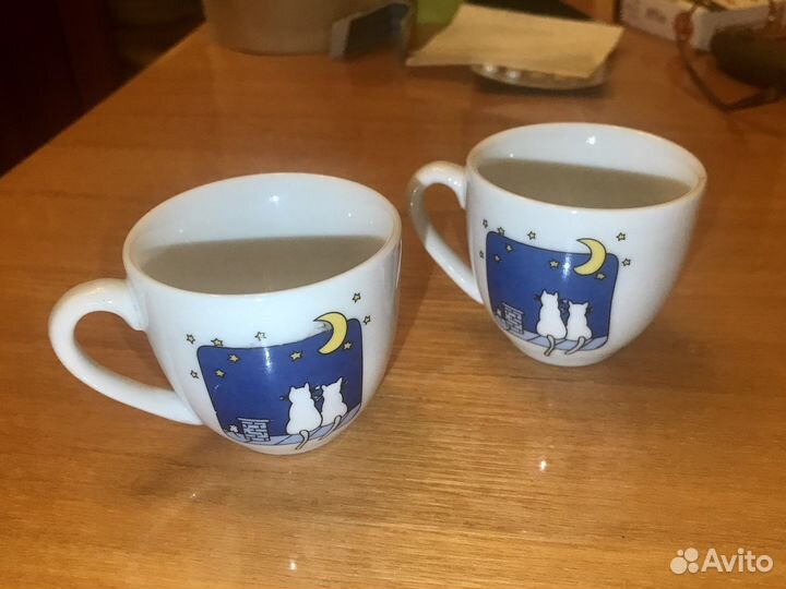 Пара маленьких кофейных чажек под эспрессо