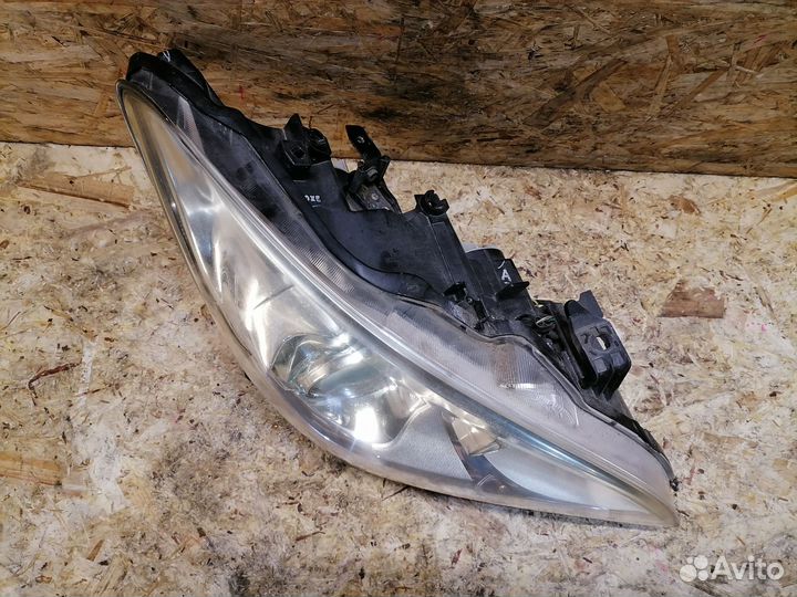 Фара ксенон правая Infiniti M Y51
