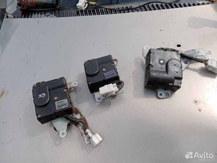 Моторчик заслонок отопителя Hyundai Sonata